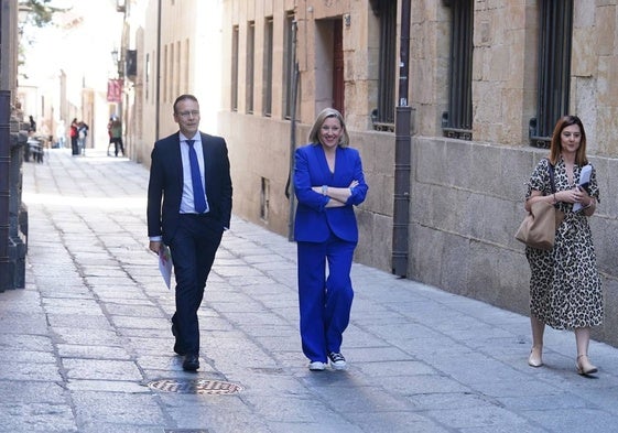 La consejera de Familia, Isabel Blanco, a su llegada a la Universidad.