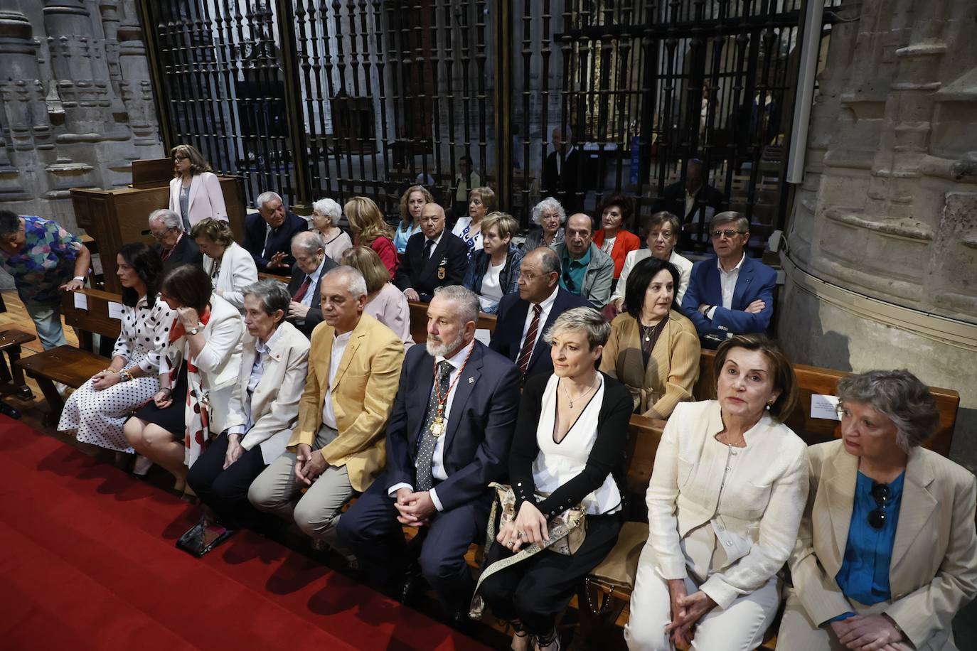 El obispo pide regenerar la vida pública para acabar con una sociedad rota y dividida por el día de San Juan de Sahagún