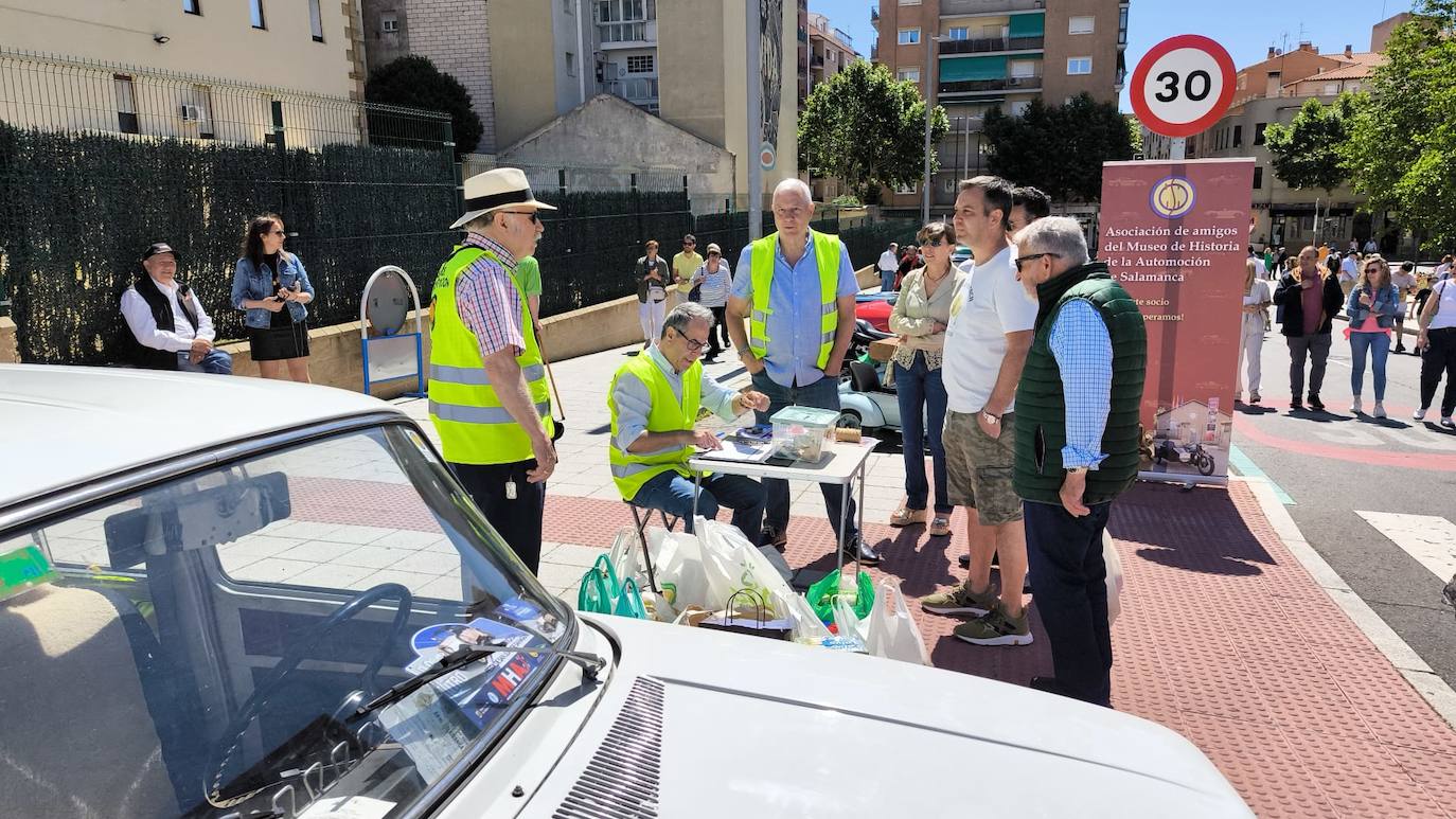 El rugido de los motores más clásicos resuena en Salamanca por una buena causa