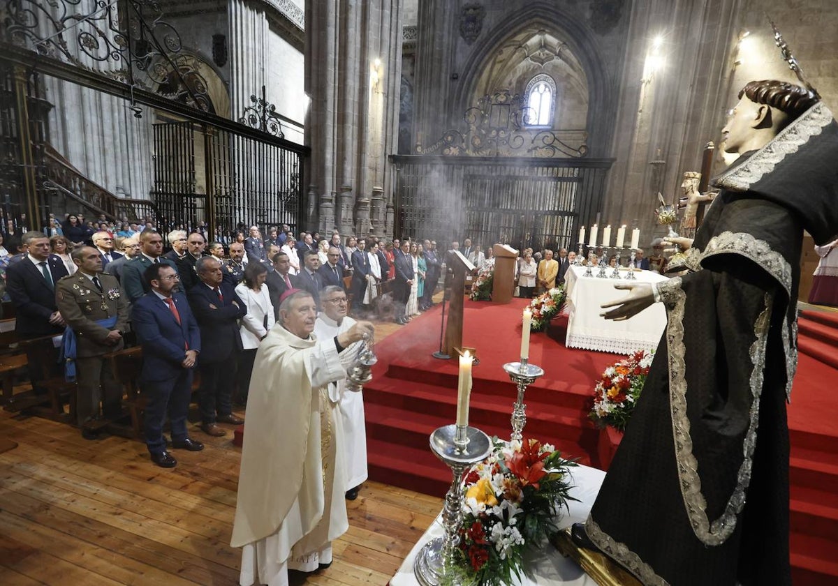 El obispo pide regenerar la vida pública para acabar con una sociedad rota y dividida por el día de San Juan de Sahagún