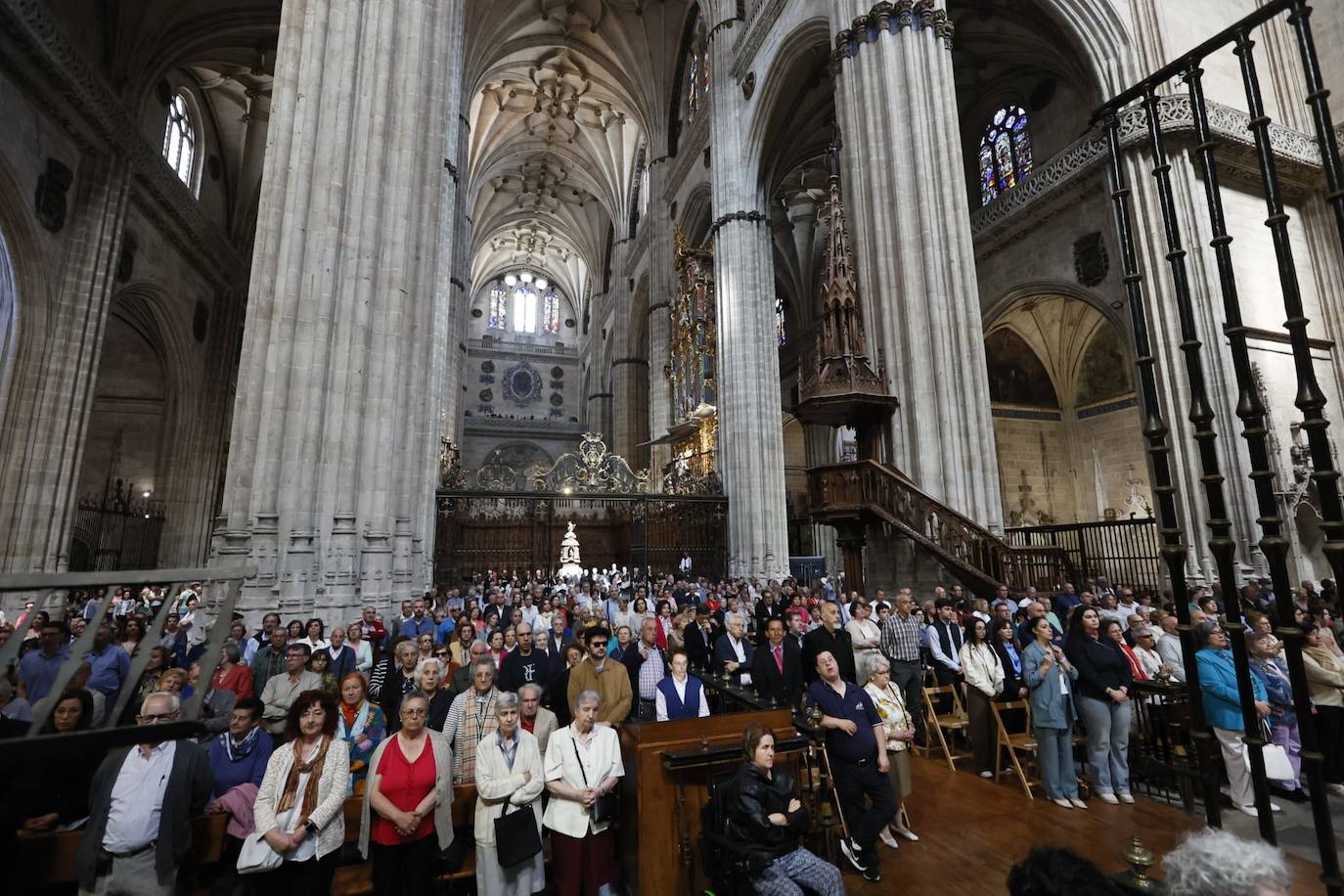 El obispo pide regenerar la vida pública para acabar con una sociedad rota y dividida por el día de San Juan de Sahagún