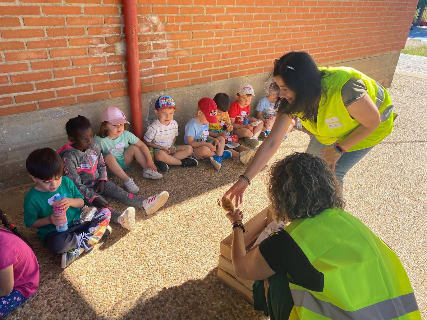 Guijuelo apuesta por la solidaridad con una novedosa &quot;Operación hornazo&quot;