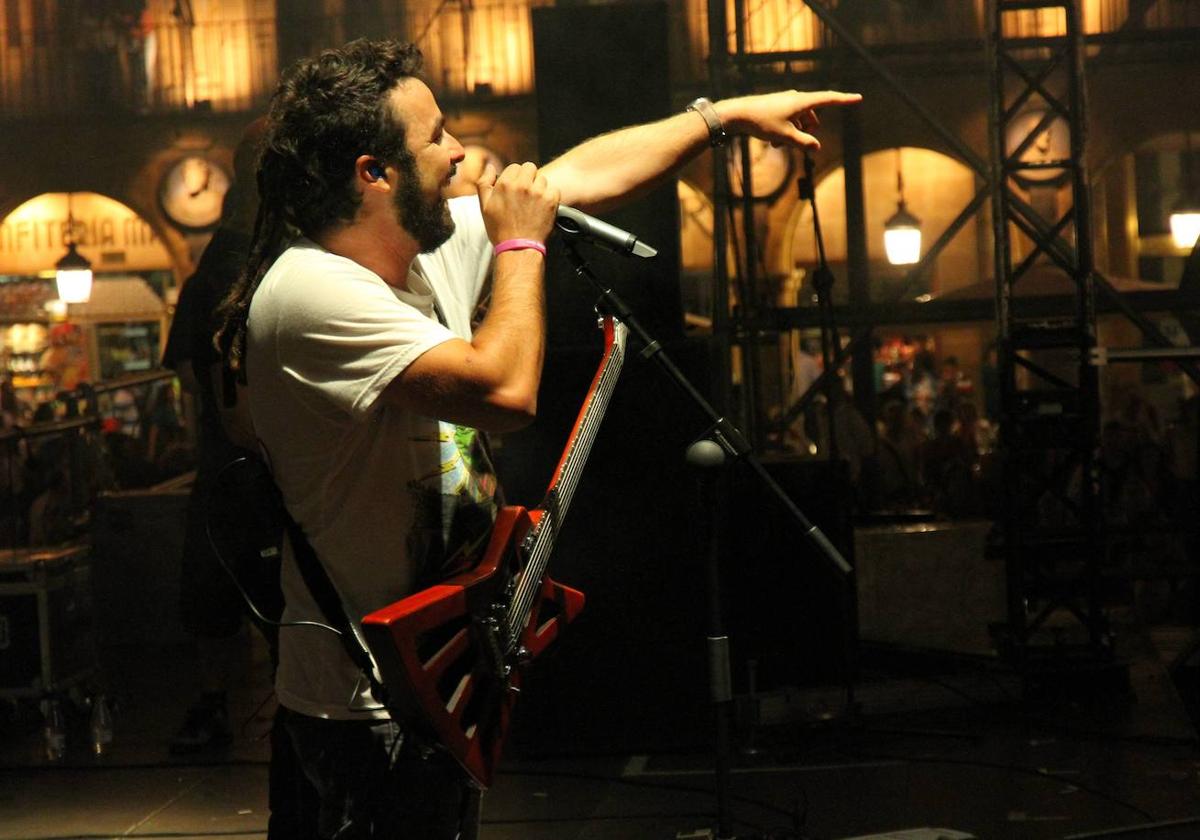 Imagen del último concierto que 'Huecco' ofreció en la Plaza Mayor de Salamanca.