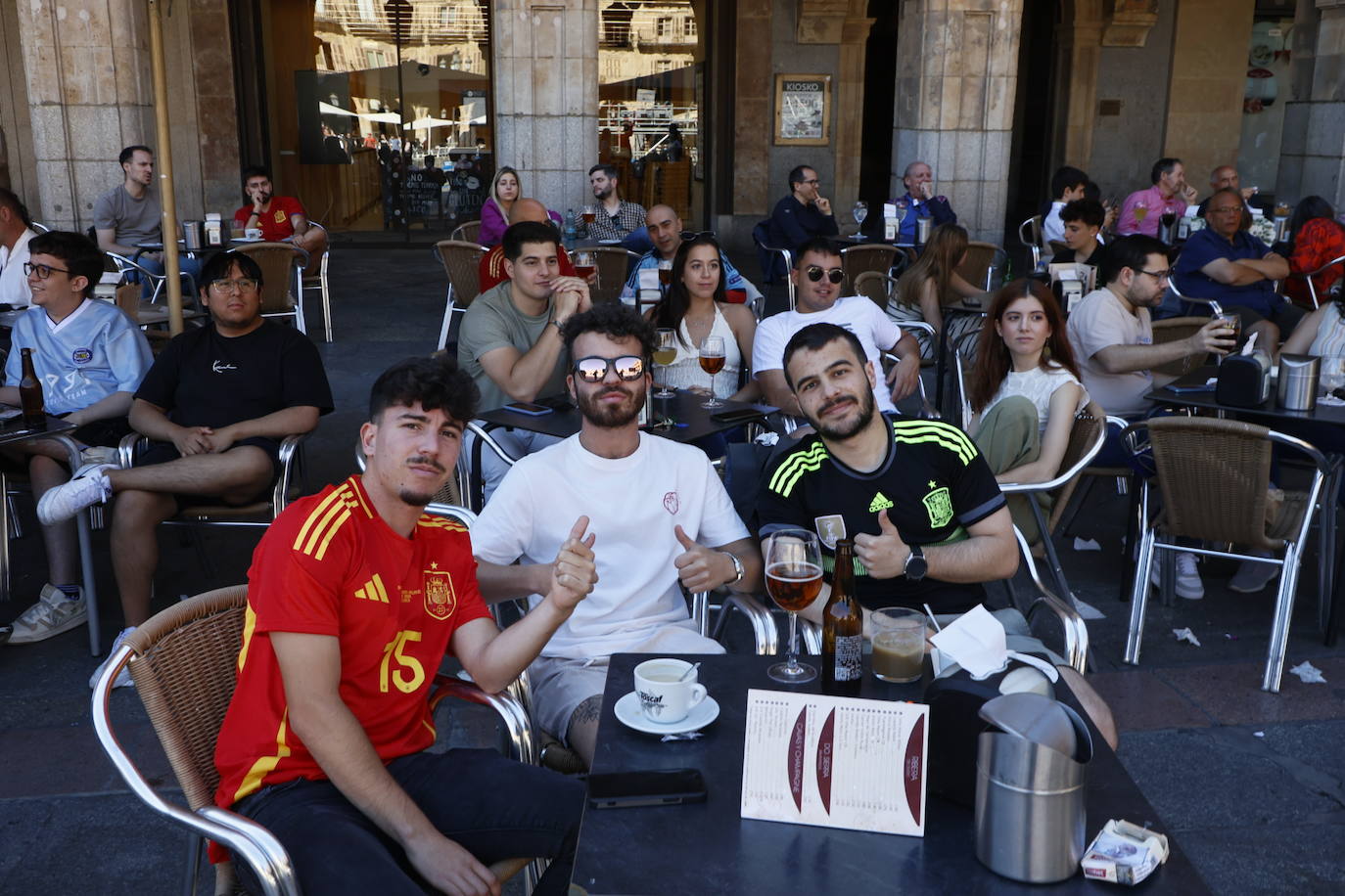 Terrazas llenas en Salamanca para alentar a España: así se animó en el primer partido de la Eurocopa