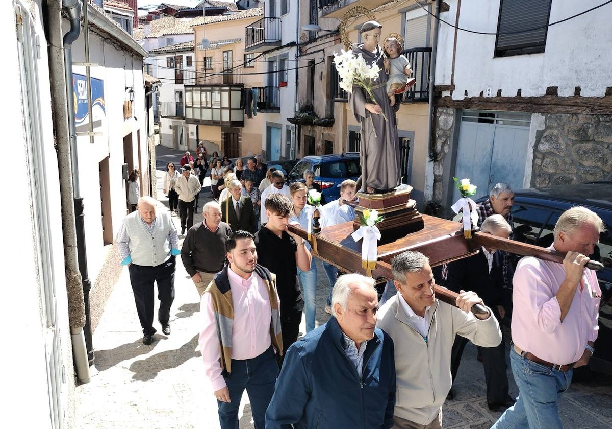 Puerto de Béjar y Valbuena honran a San Antonio