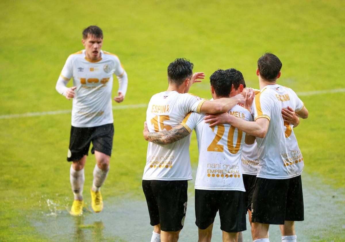 Los jugadores del Salamanca, celebrando uno de los goles marcados en esta temporada.