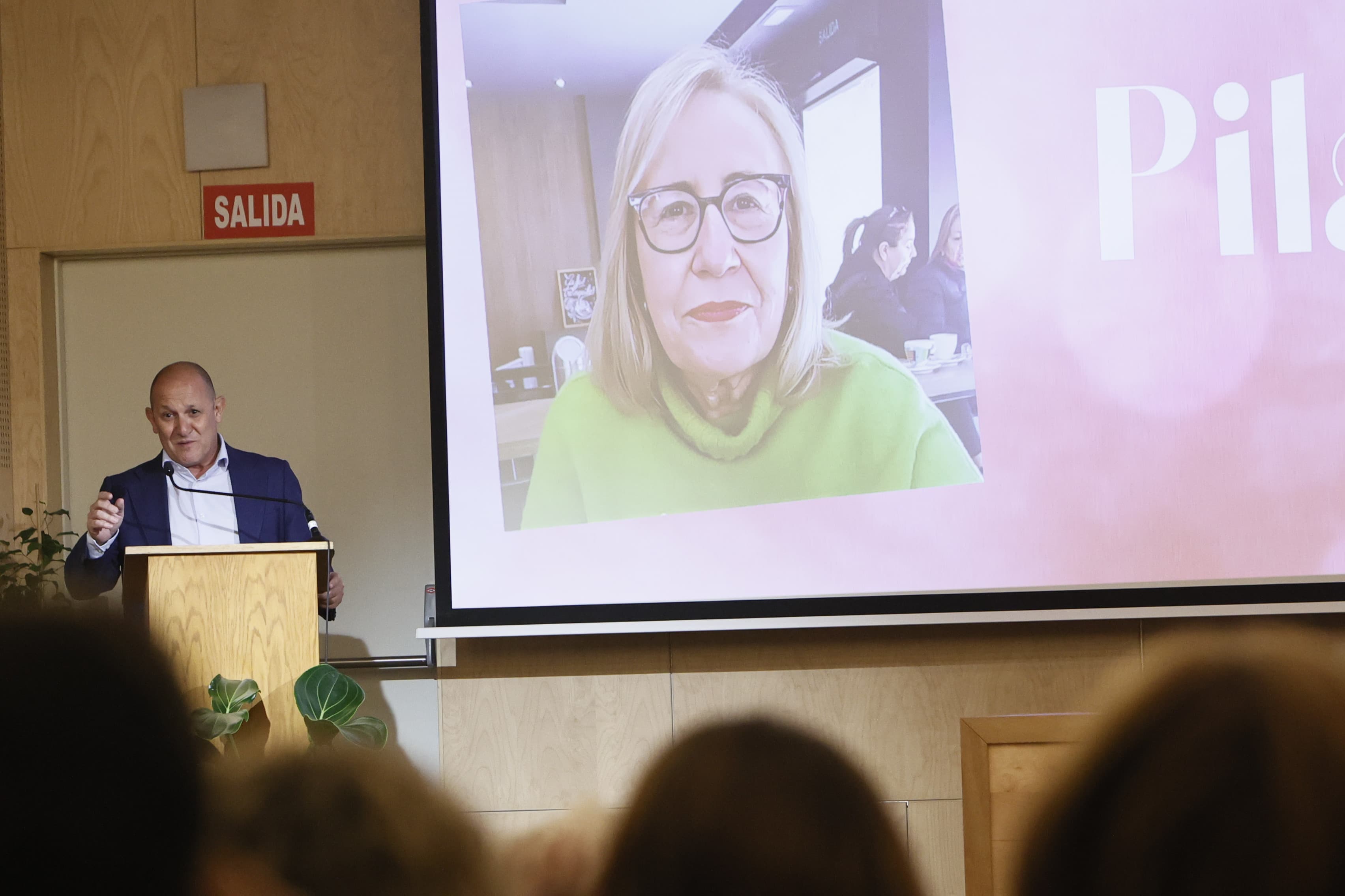 Reconocimiento emotivo de la Universidad a la profesora fallecida Pilar Jiménez Tello