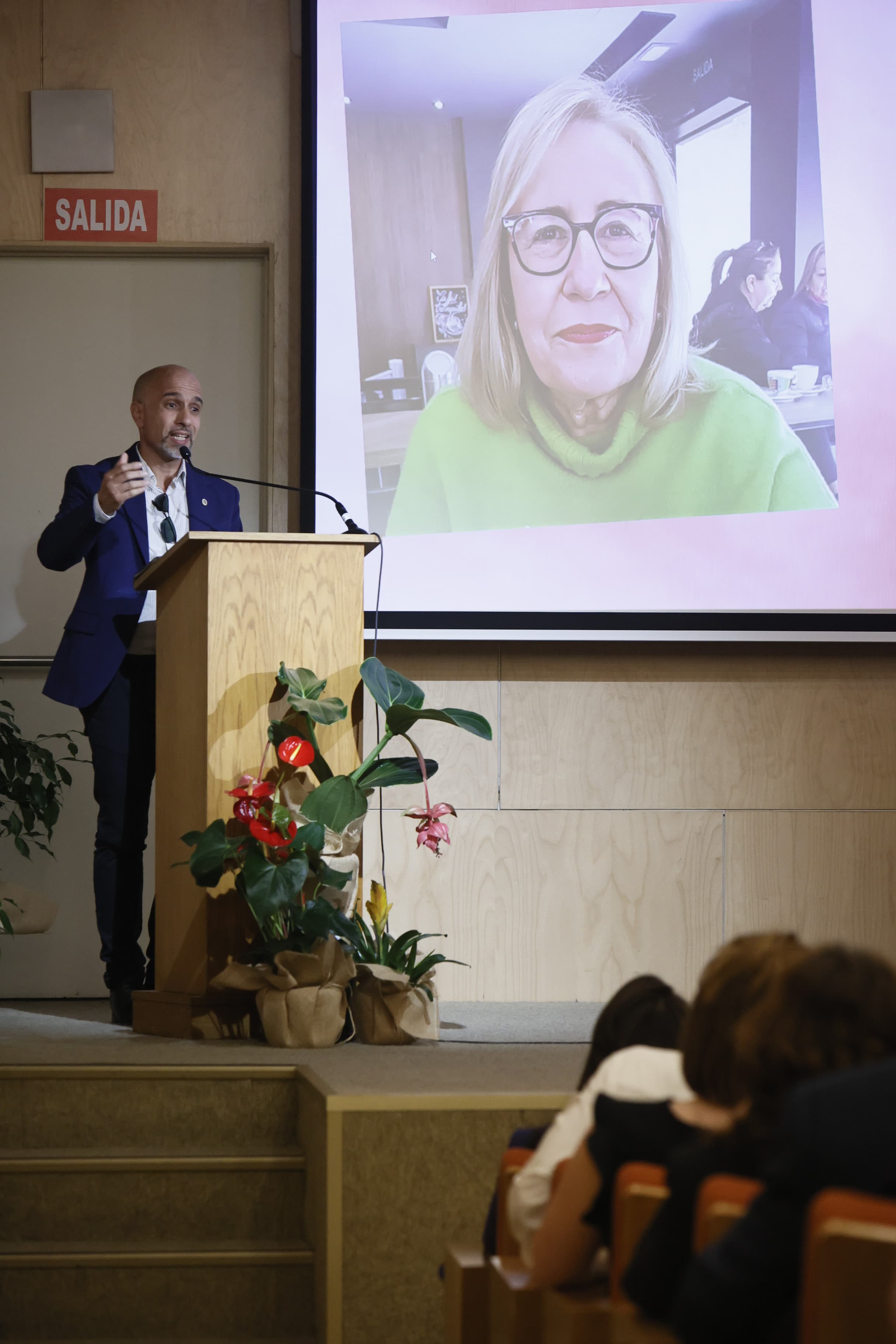 Reconocimiento emotivo de la Universidad a la profesora fallecida Pilar Jiménez Tello