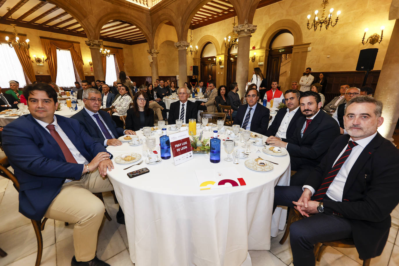 Diego García Hernández (Presidente de Ceoe-Cepyme), Valentín Pérez Martínez (Secretario del Consejo de Administración de LA GACETA), Teresa Jiménez Cabaco (Gerente del Parque Científico de la Universidad de Salamanca), Jaime González Lucas (Director general de LA GACETA), José Francisco Diego Calvo (Director territorial de ICECYL en Salamanca), Antonio Labrador Nieto (Diputado de Empleo y Desarrollo Rural de la Diputación de Salamanca), Antonio Rollán Segurado (Presidente de CES) y Fernando Díaz Torres (Secretario territorial de la delegación de la Junta de Castilla y León en Salamanca).