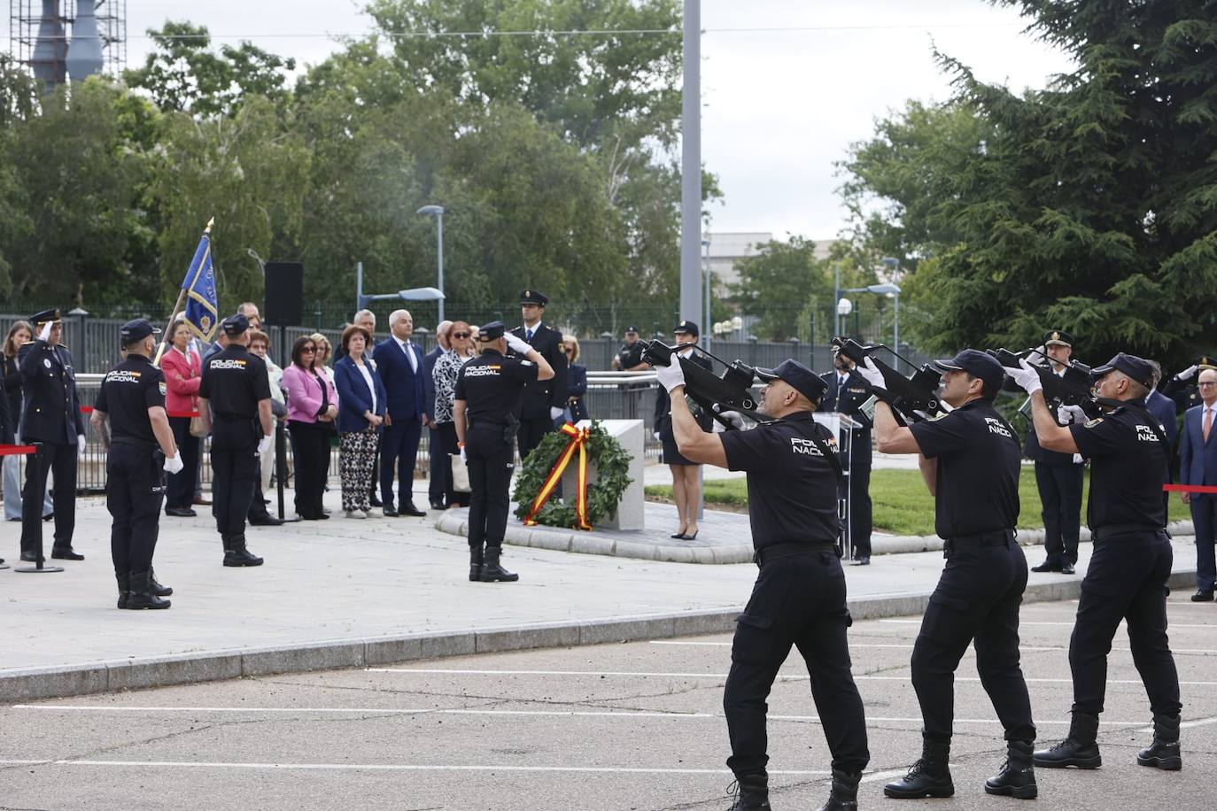 Así ha sido el emotivo recuerdo de la Policía Nacional de Salamanca a los agentes asesinados a manos de grupos terroristas