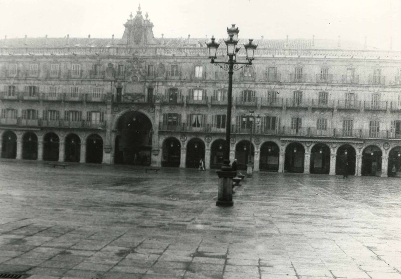 Jardines, corridas de toros o grandes ferias: así ha cambiado la Plaza Mayor de Salamanca en los últimos años