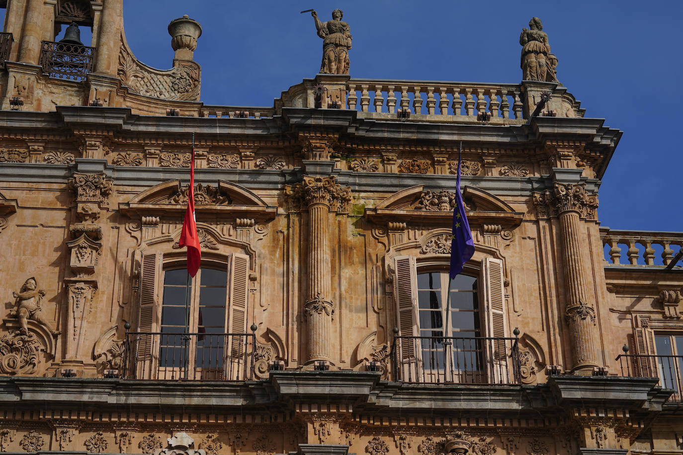 Jardines, corridas de toros o grandes ferias: así ha cambiado la Plaza Mayor de Salamanca en los últimos años