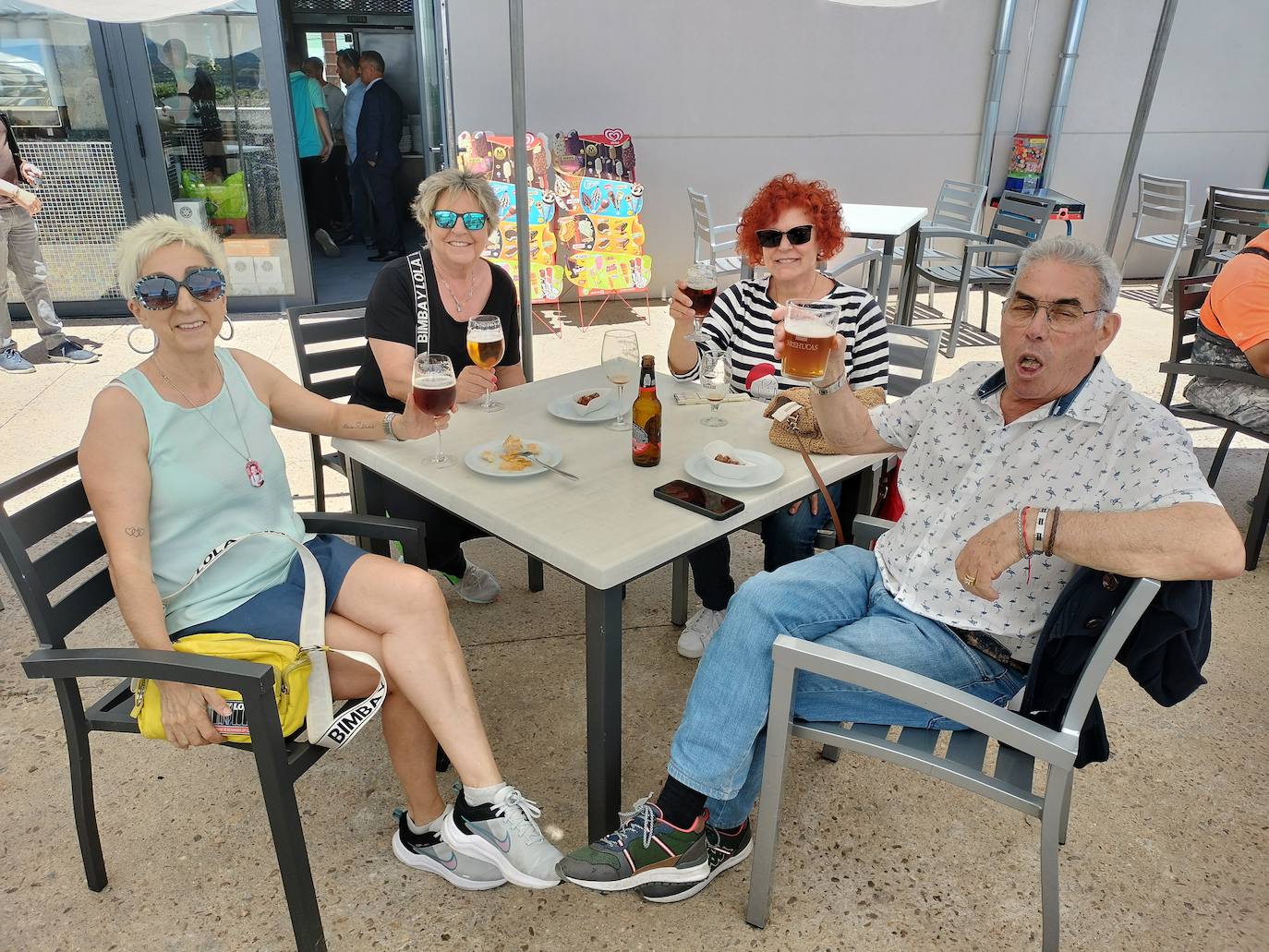 Guijuelo abre sus nuevas piscinas con homenaje a los alcaldes que las impulsaron en los años 70