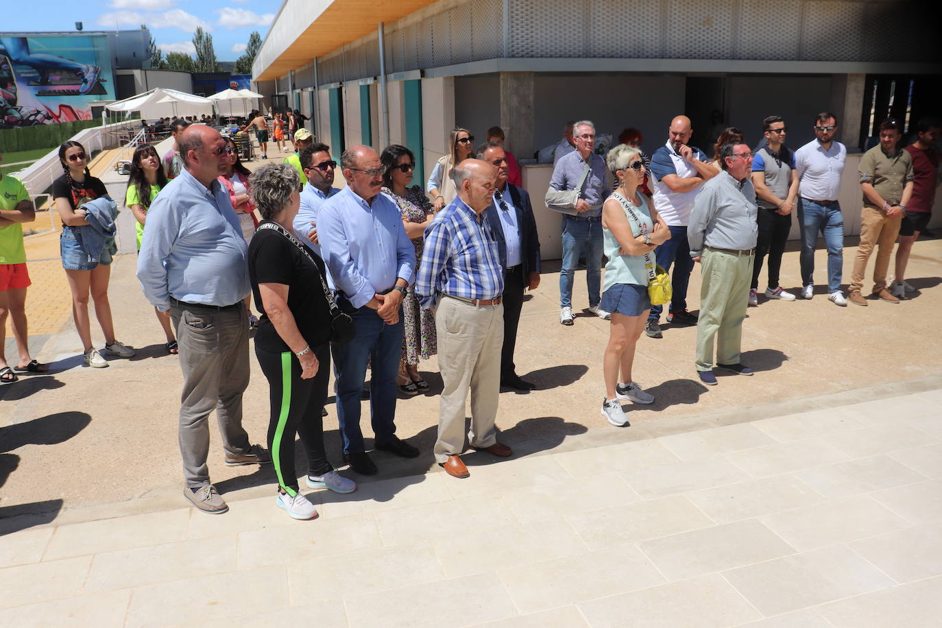 Guijuelo abre sus nuevas piscinas con homenaje a los alcaldes que las impulsaron en los años 70