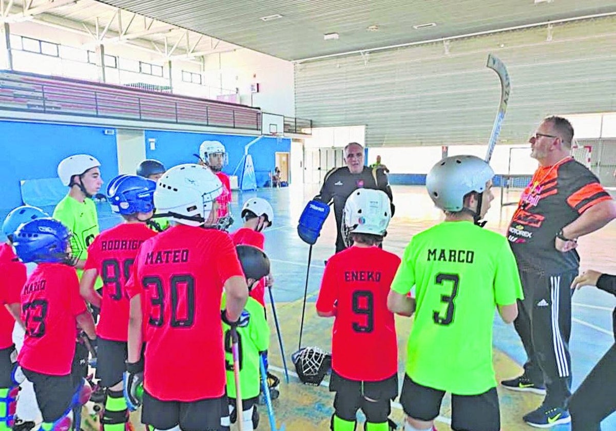 Hockey sobre patines, una actividad extraescolar en Villamayor de Armuña. fotos:
