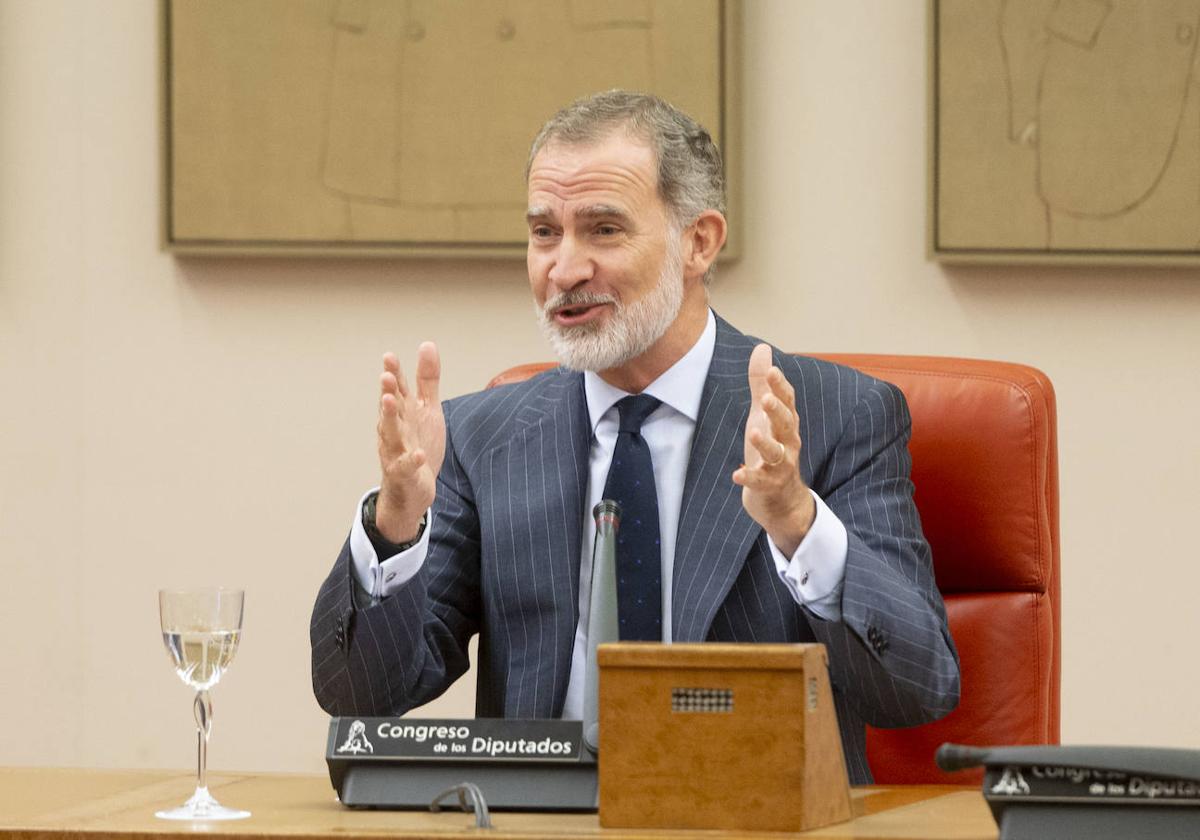 Felipe VI preside el acto de entrega de la IV edición del 'Premio 15 de junio' a la concordia, la cohesión social y los valores constitucionales, en el Congreso de los Diputados.