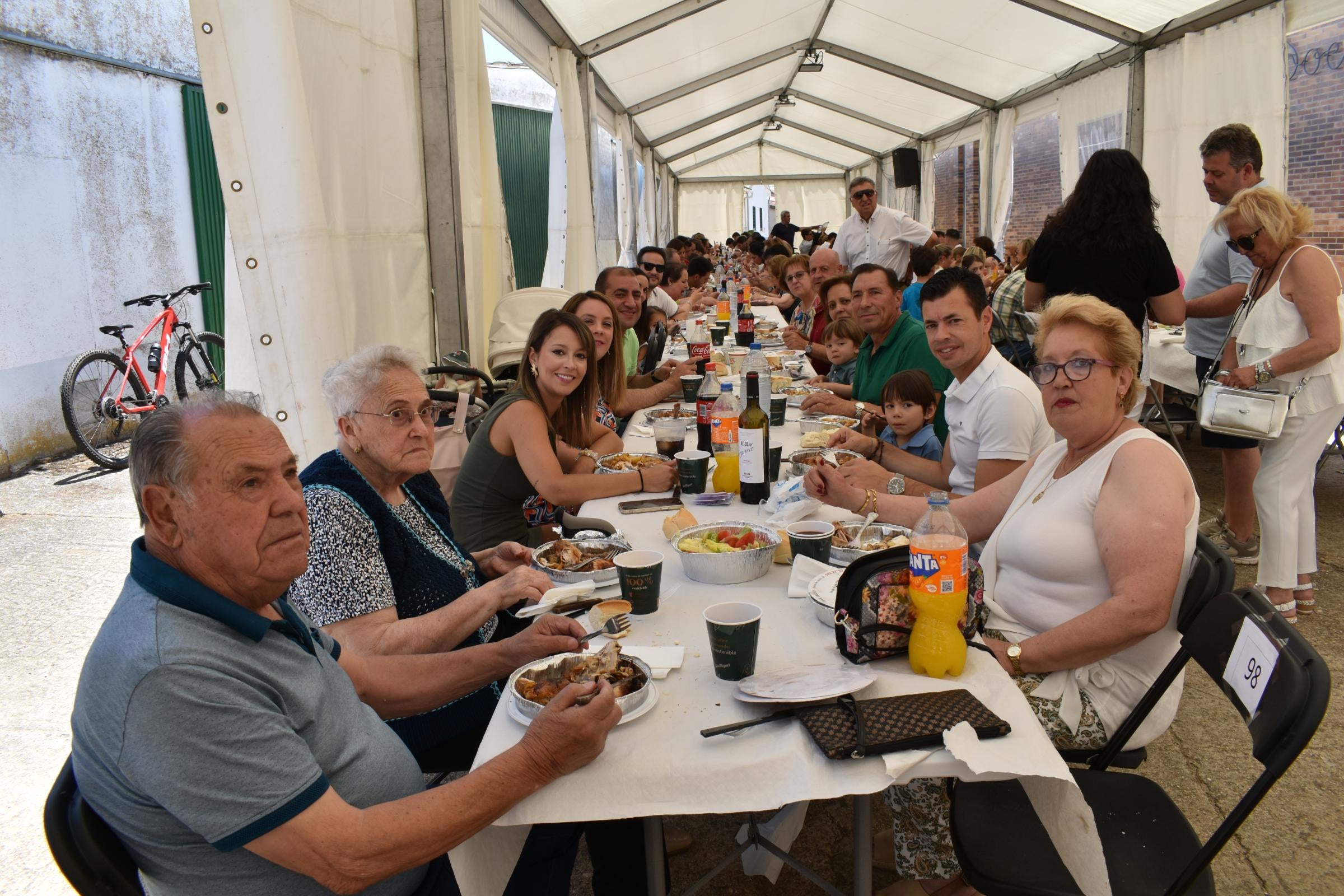 Calzada de Don Diego despide las fiestas de San Juan Bautista con una comida para 250 personas