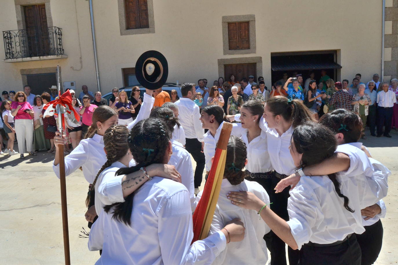 Hinojosa «echa la bandera» para vencer al poder feudal