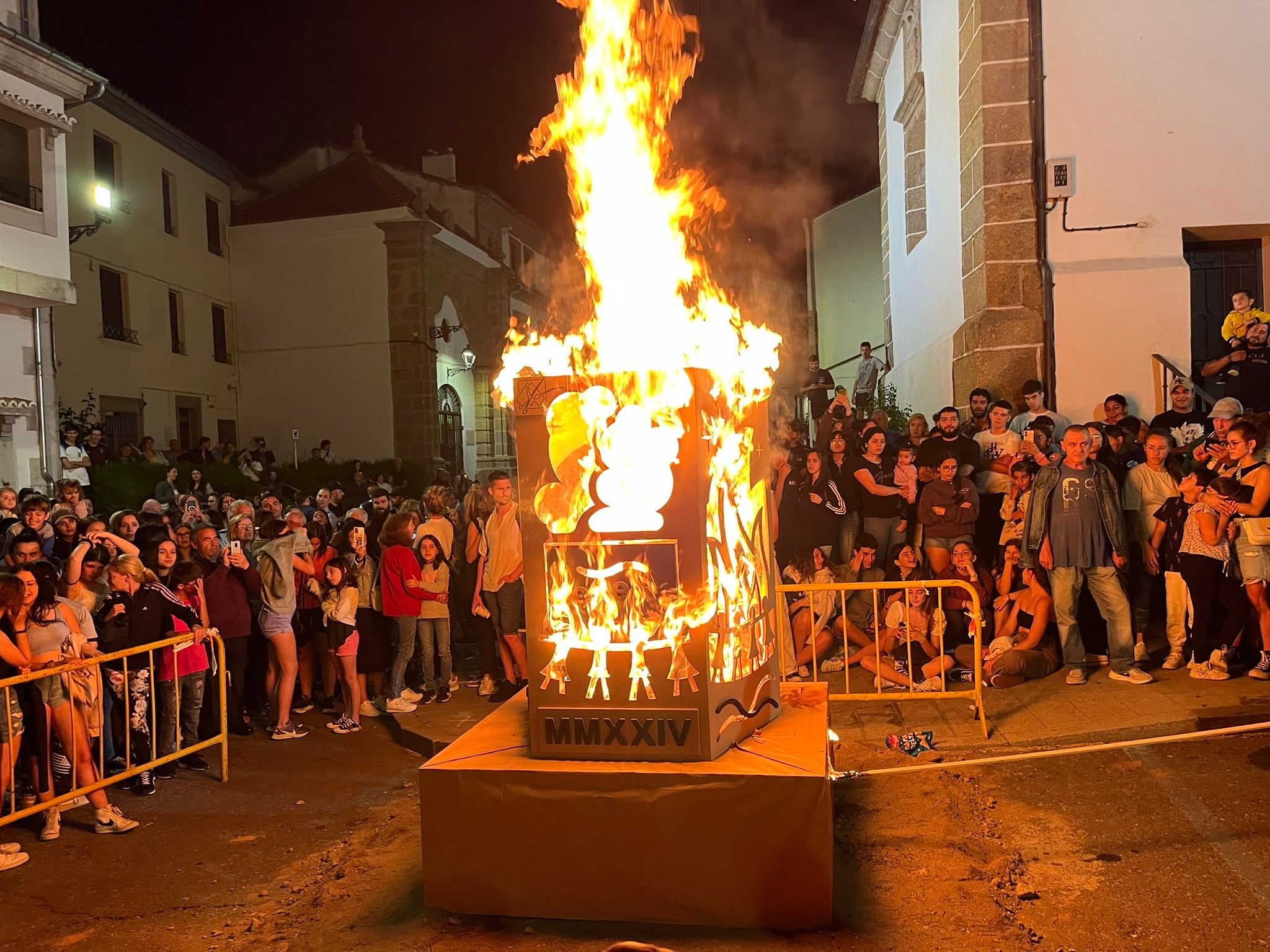 Lleno en la hoguera de San Juan en Béjar