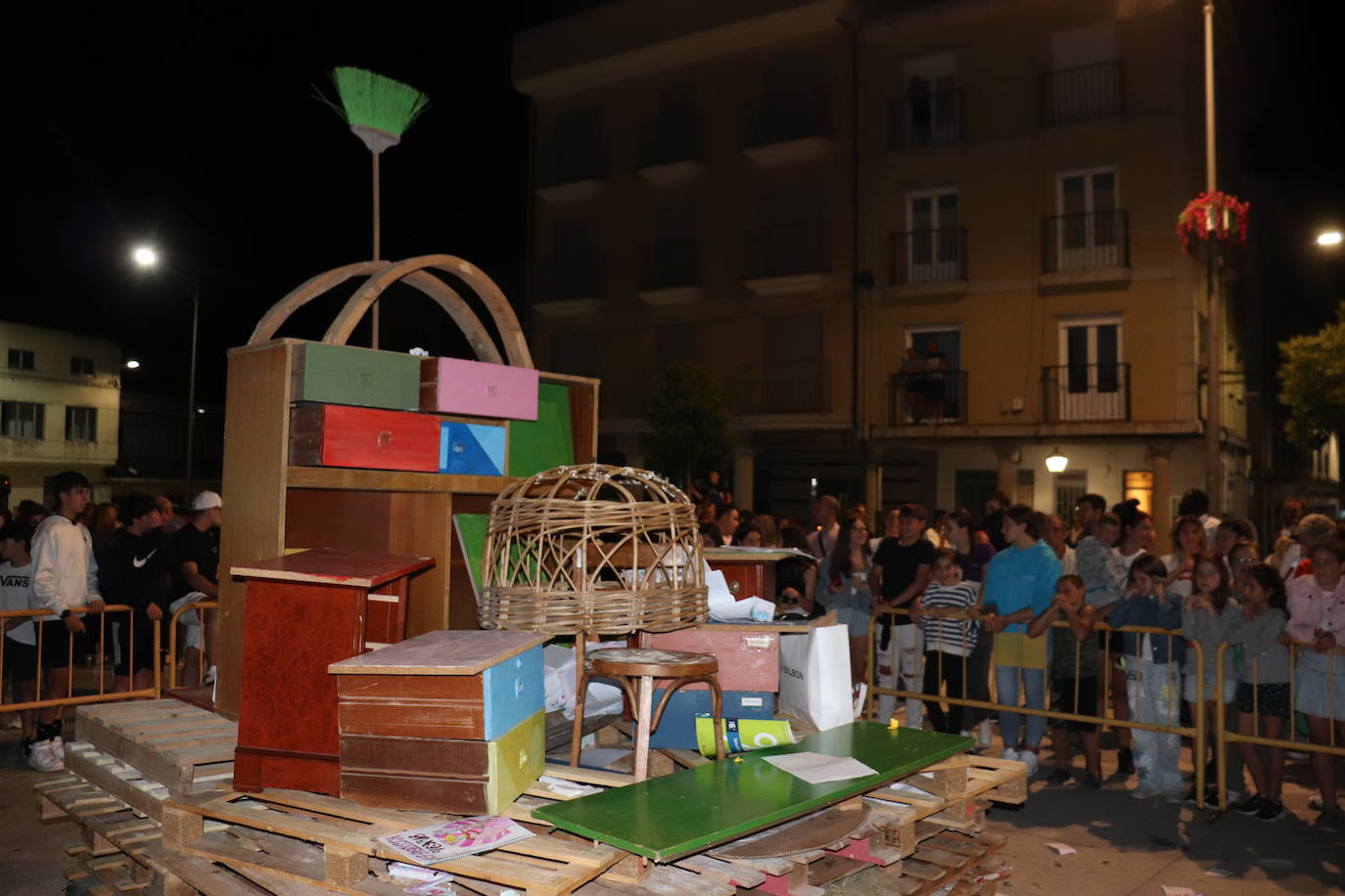 La magia de San Juan llena la noche de Guijuelo