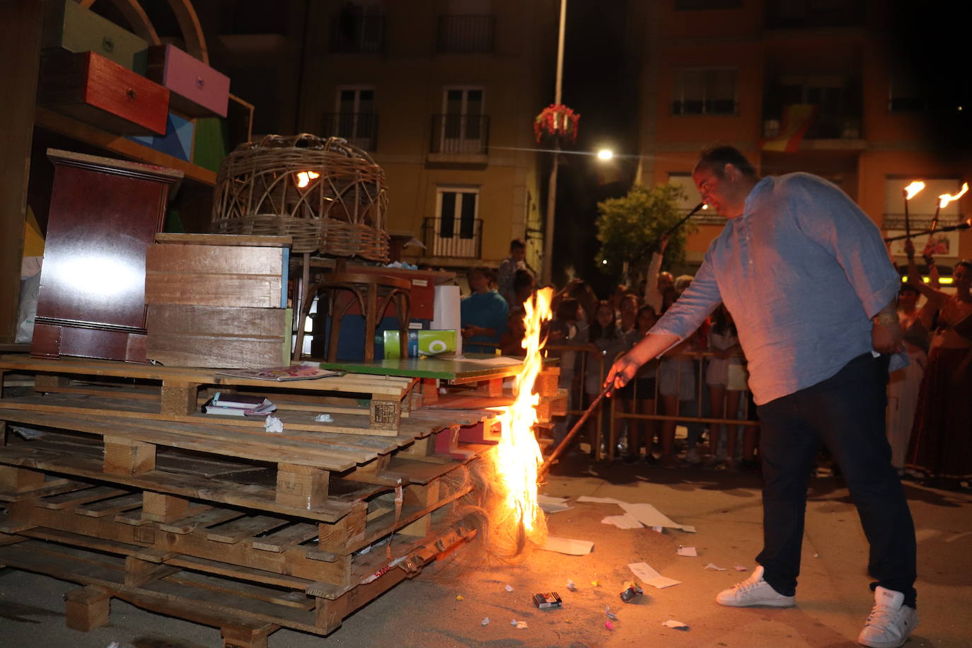 La magia de San Juan llena la noche de Guijuelo