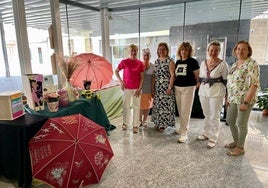 Inauguración de la exposición en el hall del Ayuntamiento.