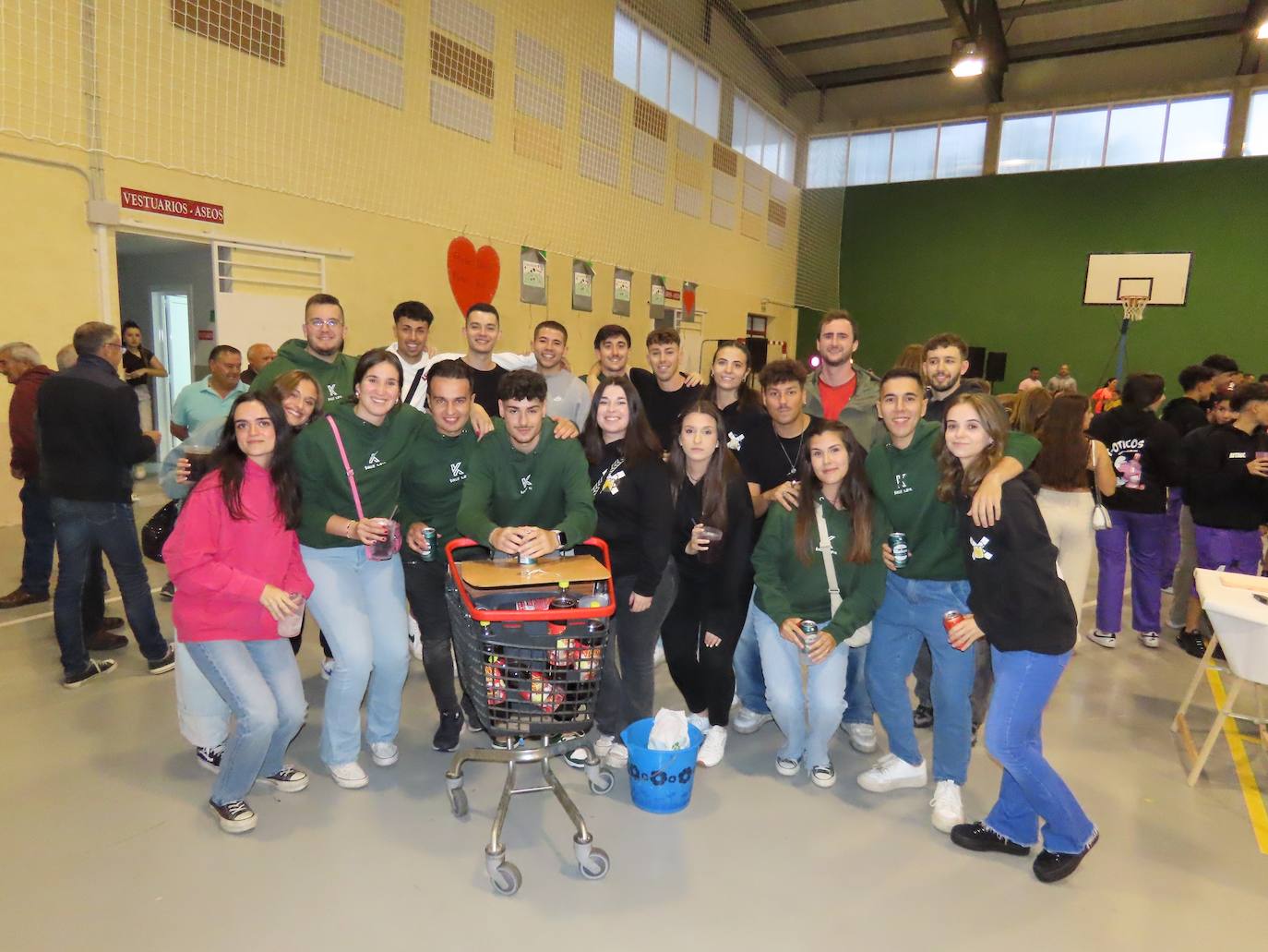 Generoso y alegre inicio de fiestas en Paradinas