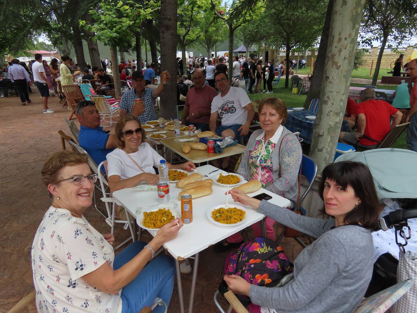 Paella para 750 paladares en Paradinas de San Juan