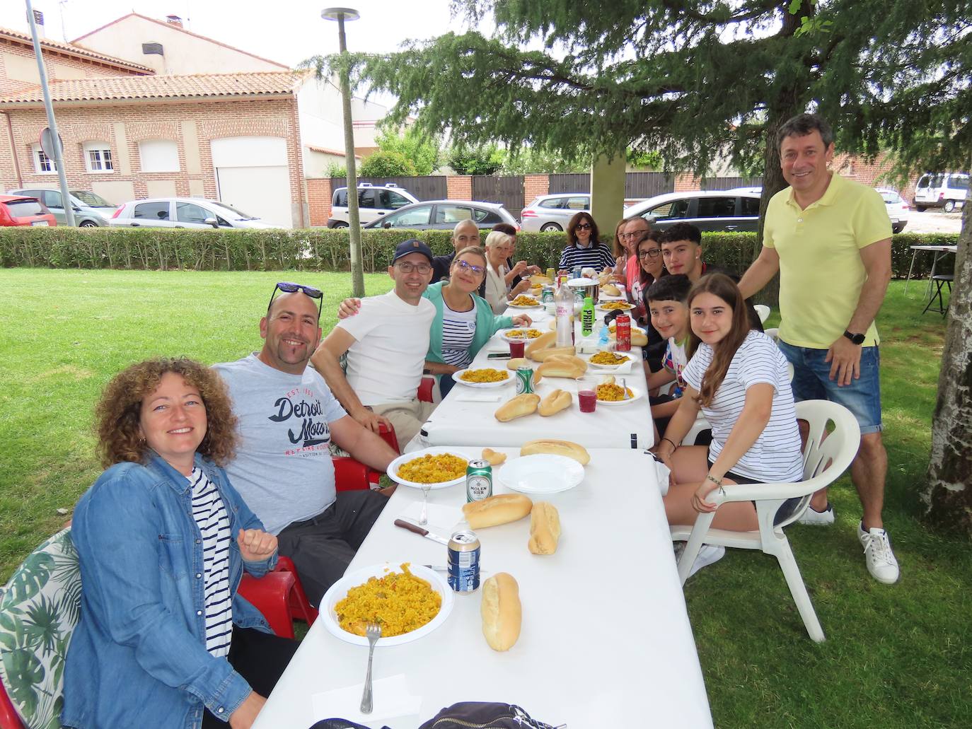 Paella para 750 paladares en Paradinas de San Juan