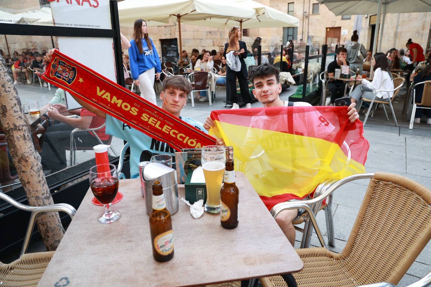 Ambiente en las calles de Salamanca para ver el partido de la Eurocopa contra Georgia