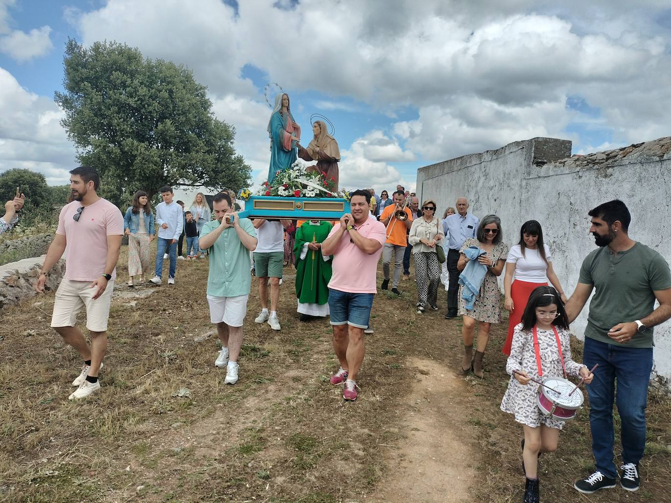 Berrocal de Salvatierra disfruta de su día de fiesta