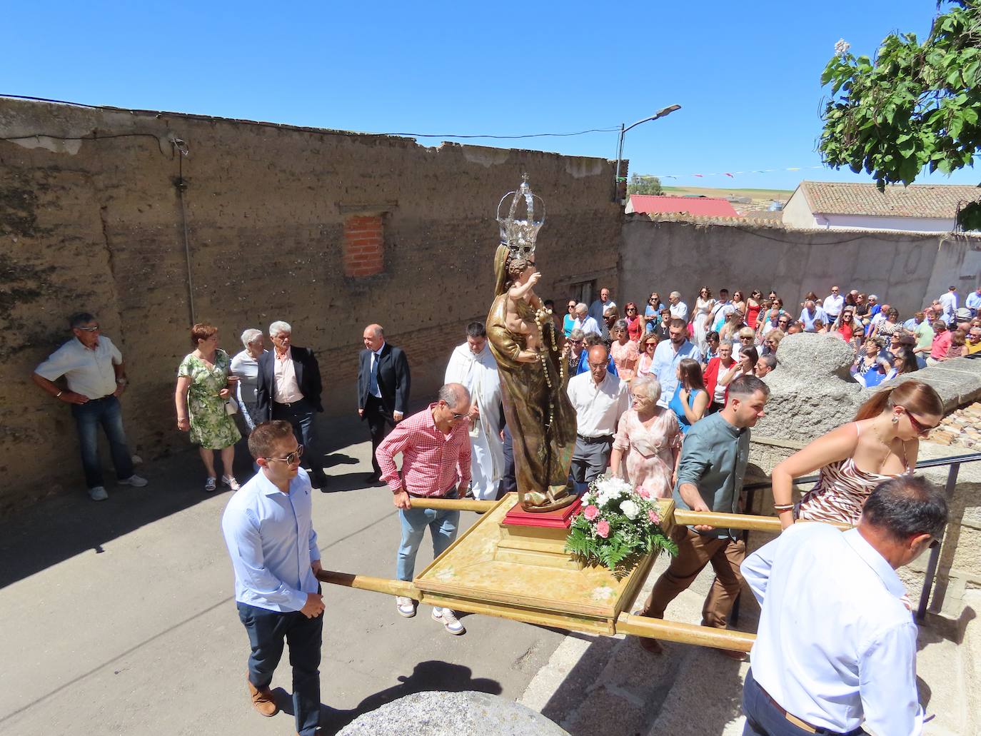 Así ha sido procesión en honor a la Virgen del Rosario de Mancera