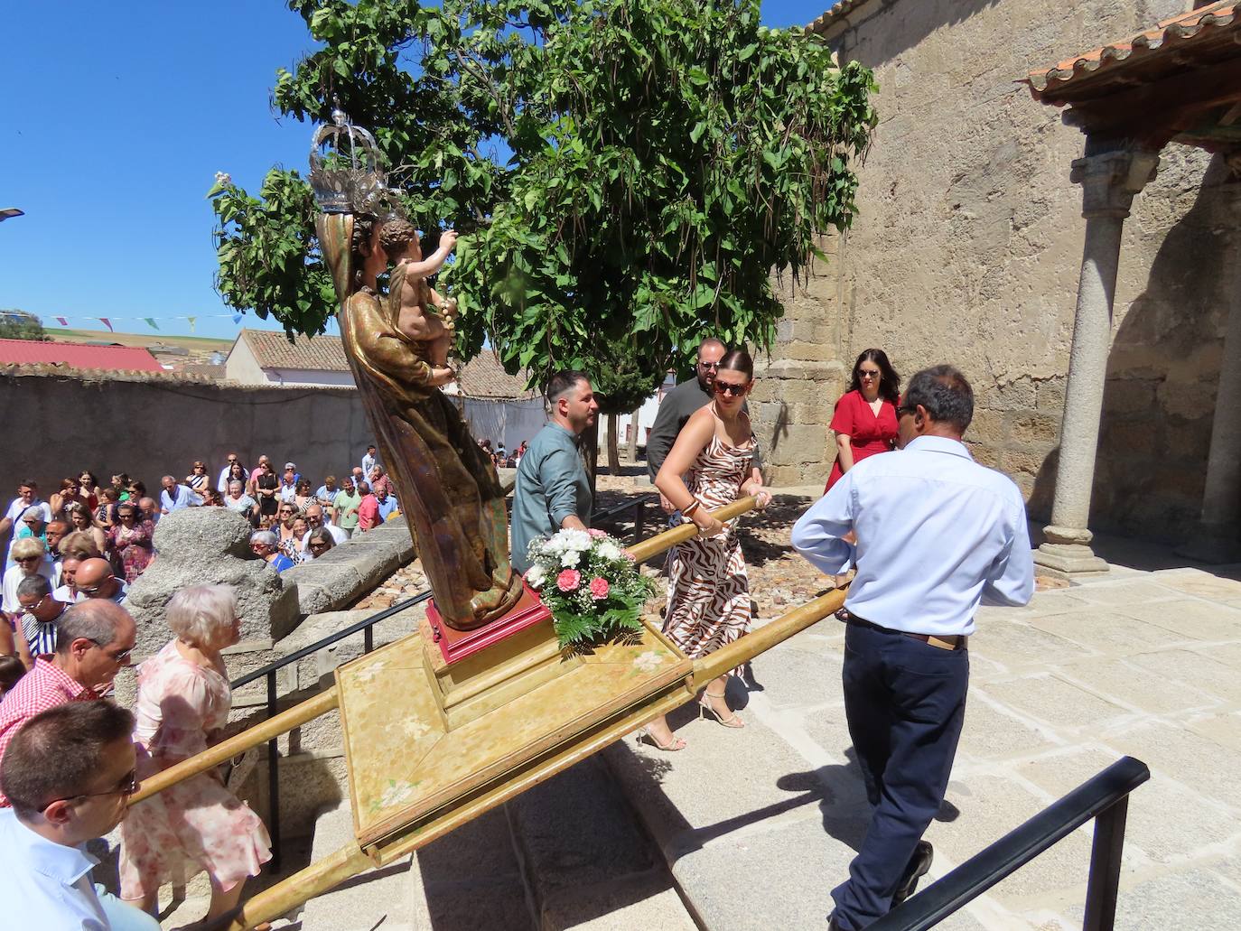 Así ha sido procesión en honor a la Virgen del Rosario de Mancera