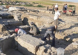 Trabajos de excavación y área de Confloenta