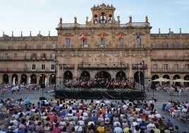 Concierto de la Orquesta Sinfónica de Castilla y León Joven en la Plaza Mayor de Salamanca.