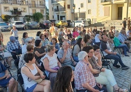 El público disfrutó ayer del espectáculo de las bingueras en la plaza del Humilladero