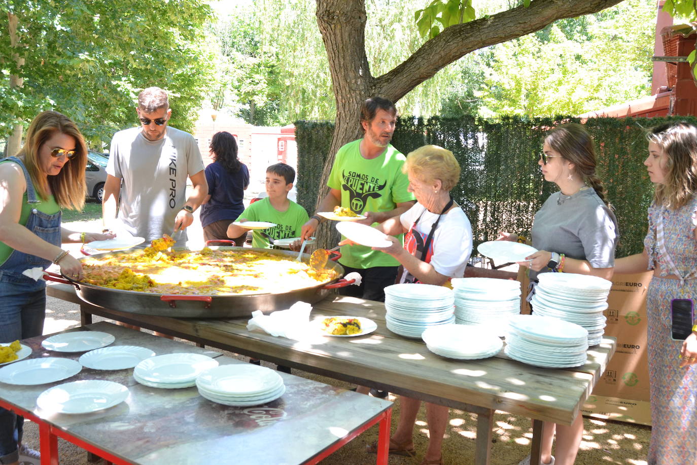 Una rica paella une a los vecinos del Barrio Nuevo de Ciudad Rodrigo