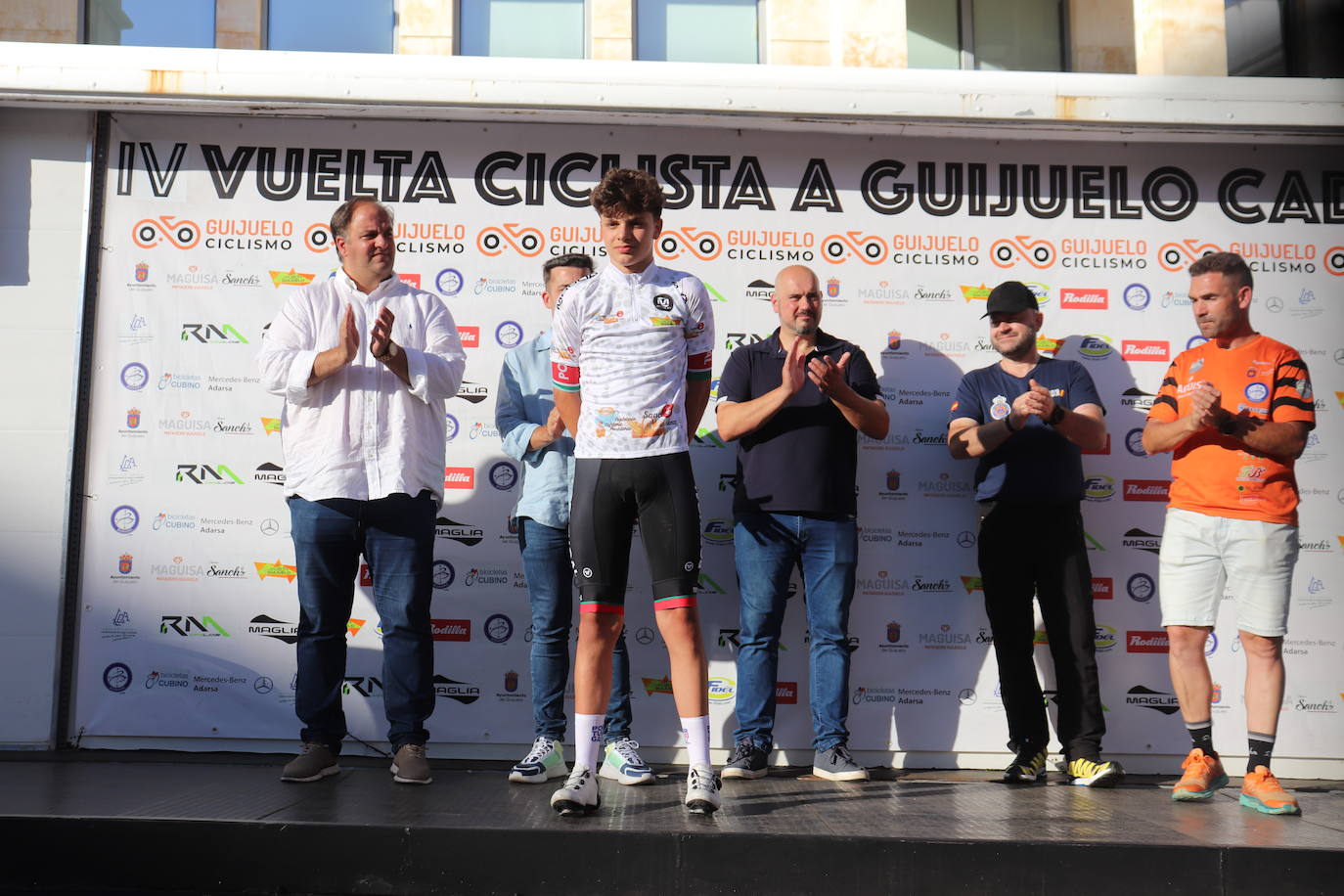 Acento portugués en el inicio de la IV Vuelta Ciclista a Guijuelo cadete