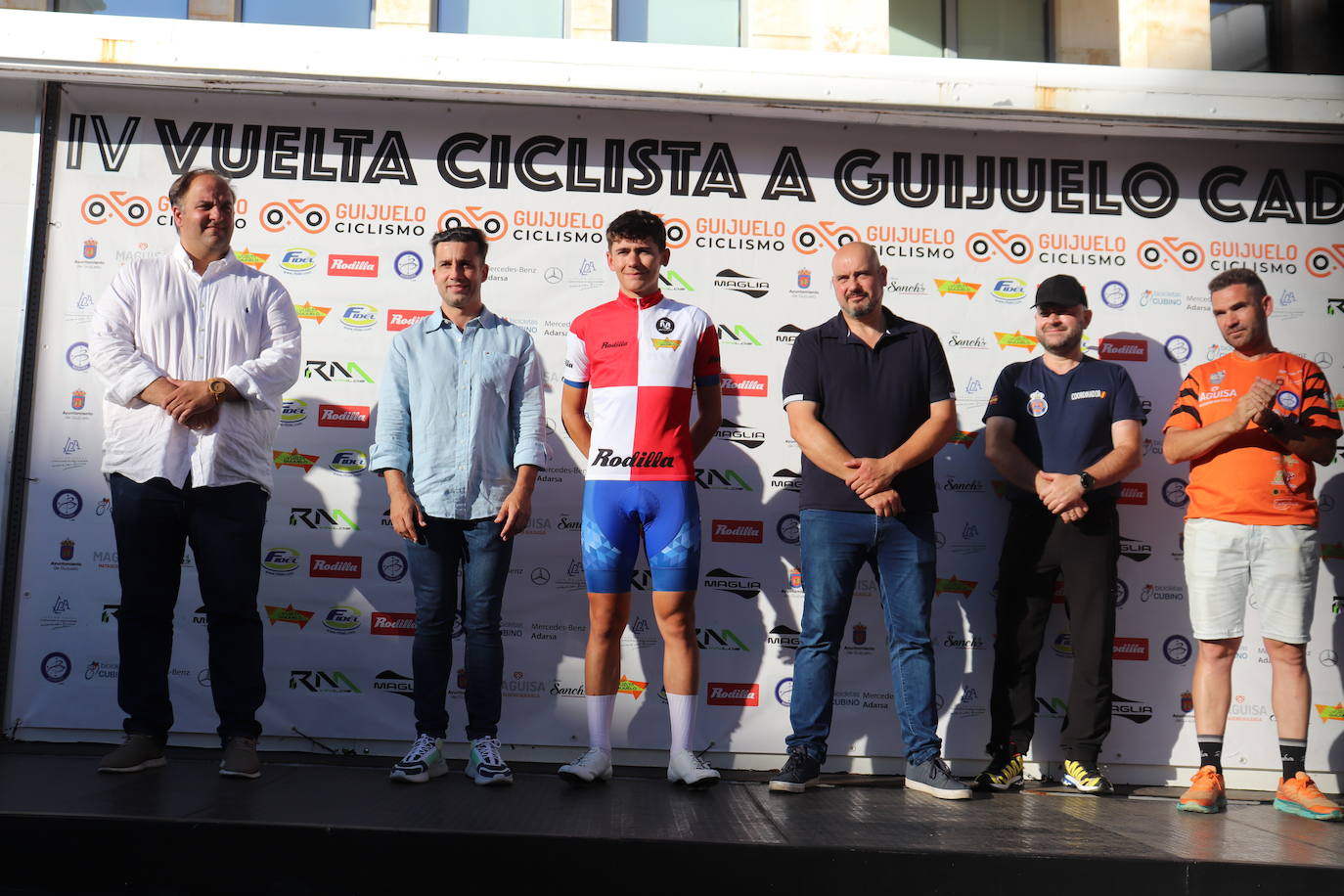 Acento portugués en el inicio de la IV Vuelta Ciclista a Guijuelo cadete