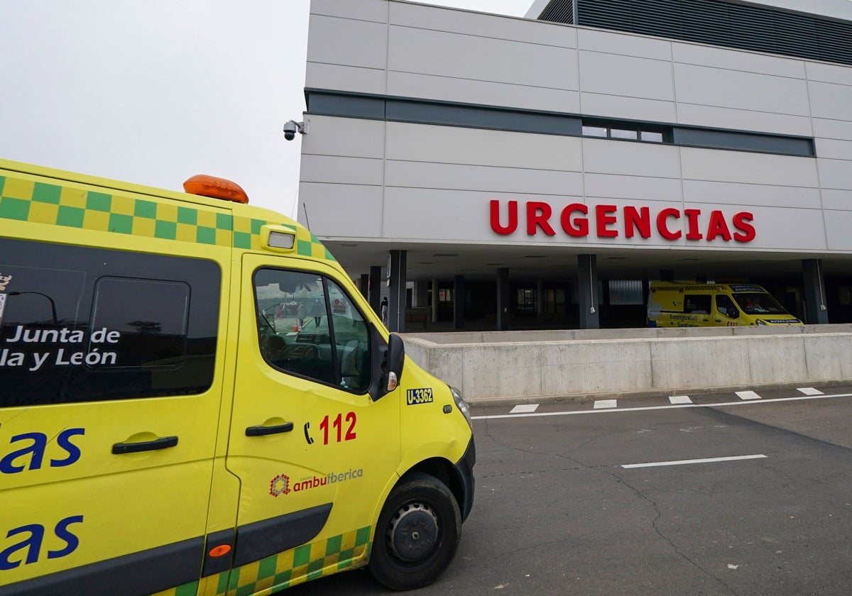 Una ambulancia trasladó a la mujer al Hospital.