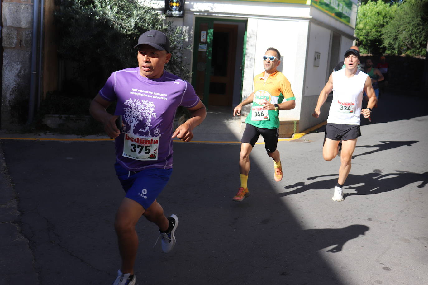 Linares de Riofrío disfruta con el cross de la Honfría