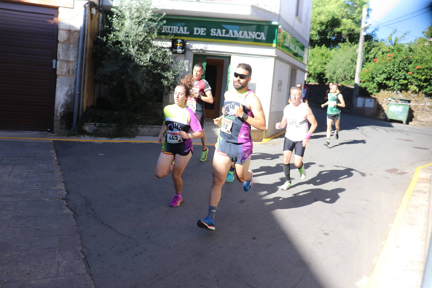 Linares de Riofrío disfruta con el cross de la Honfría