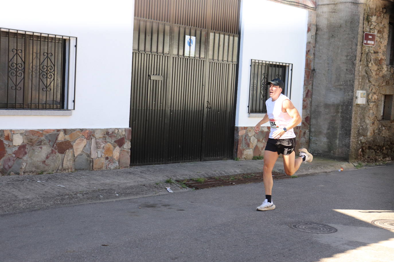 Linares de Riofrío disfruta con el cross de la Honfría