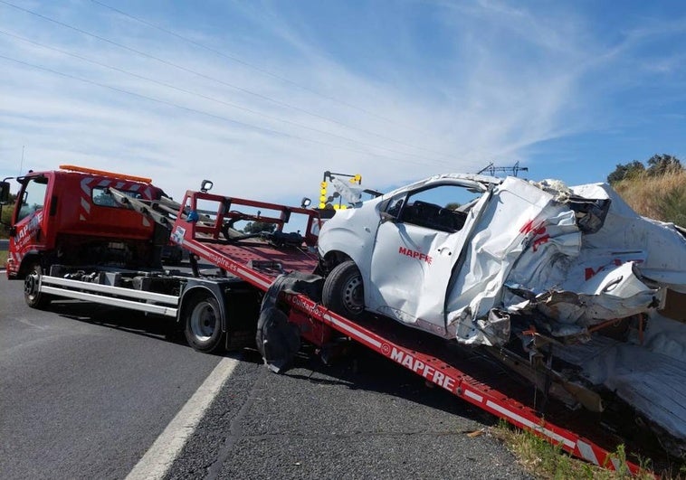 Imagen del coche siniestrado en el accidente de la A-66.