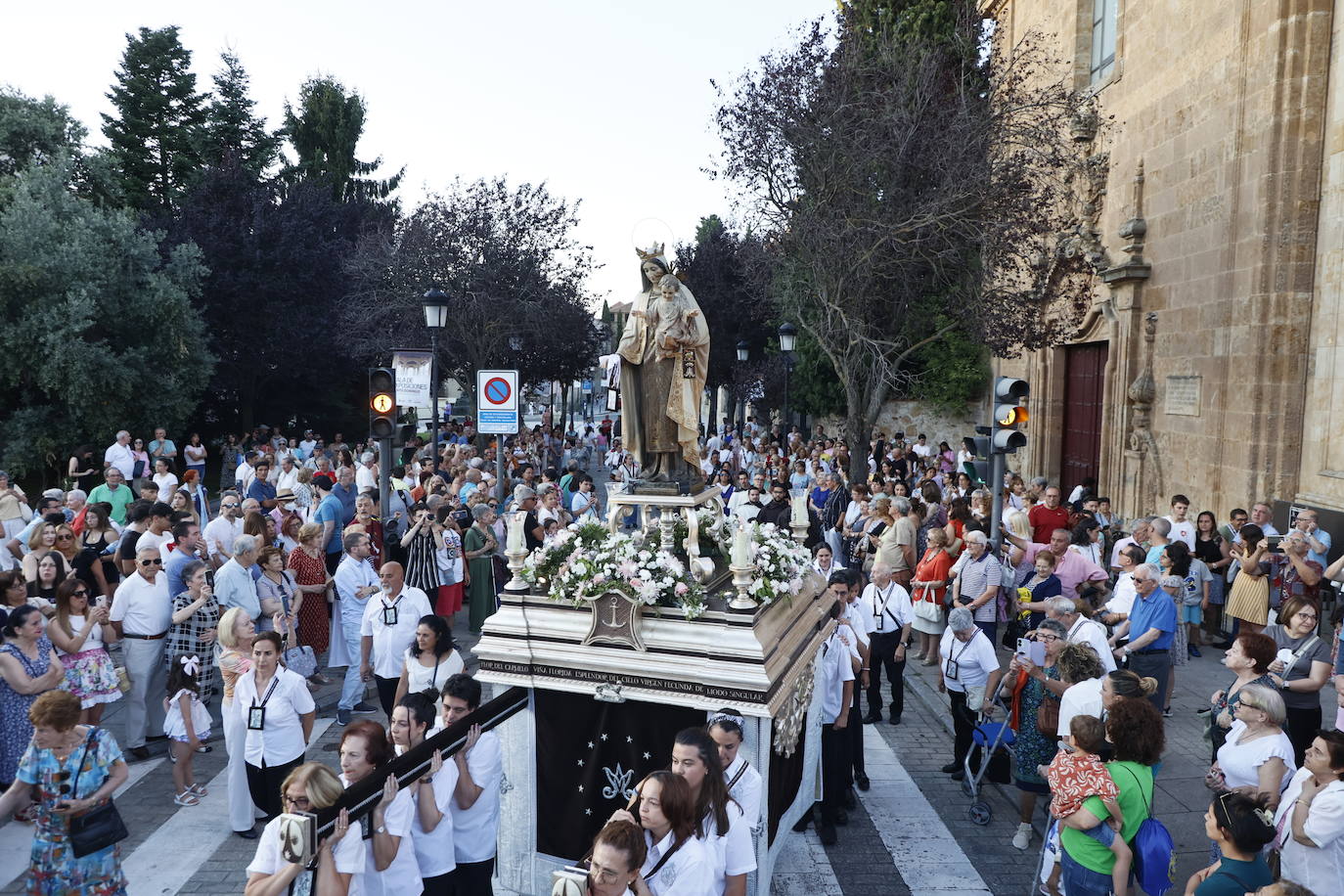 La Virgen del Carmen se luce junto al Tormes