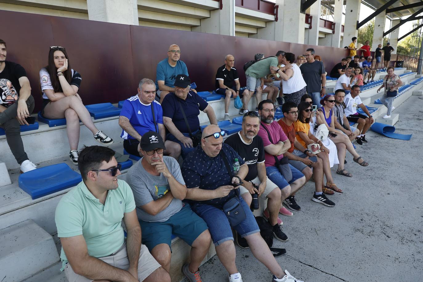 Primer día de Unionistas: lleno en la grada para la puesta en marcha en el anexo al Reina Sofía