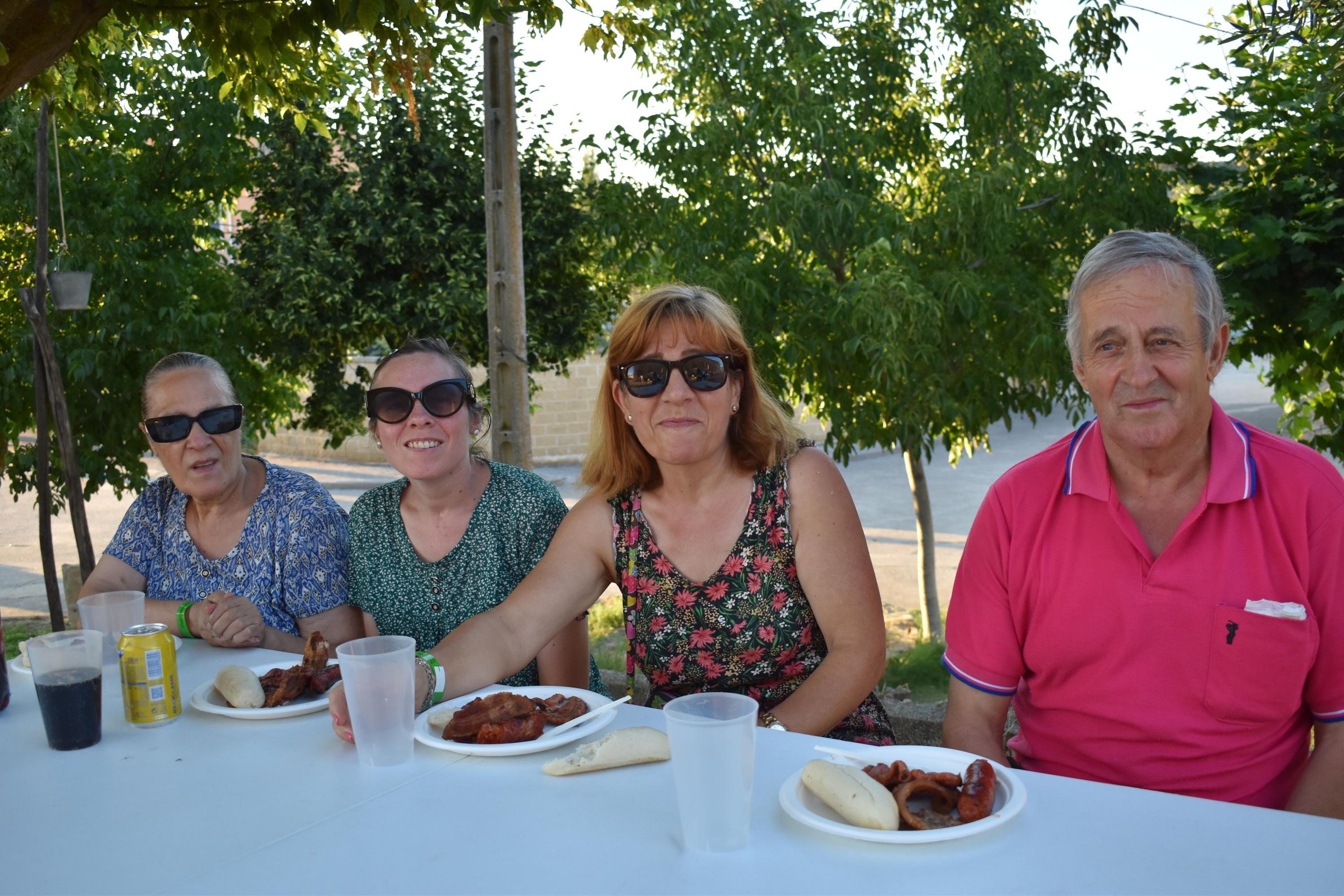 Torresmenudas abre las fiestas de la juventud con una gran cena