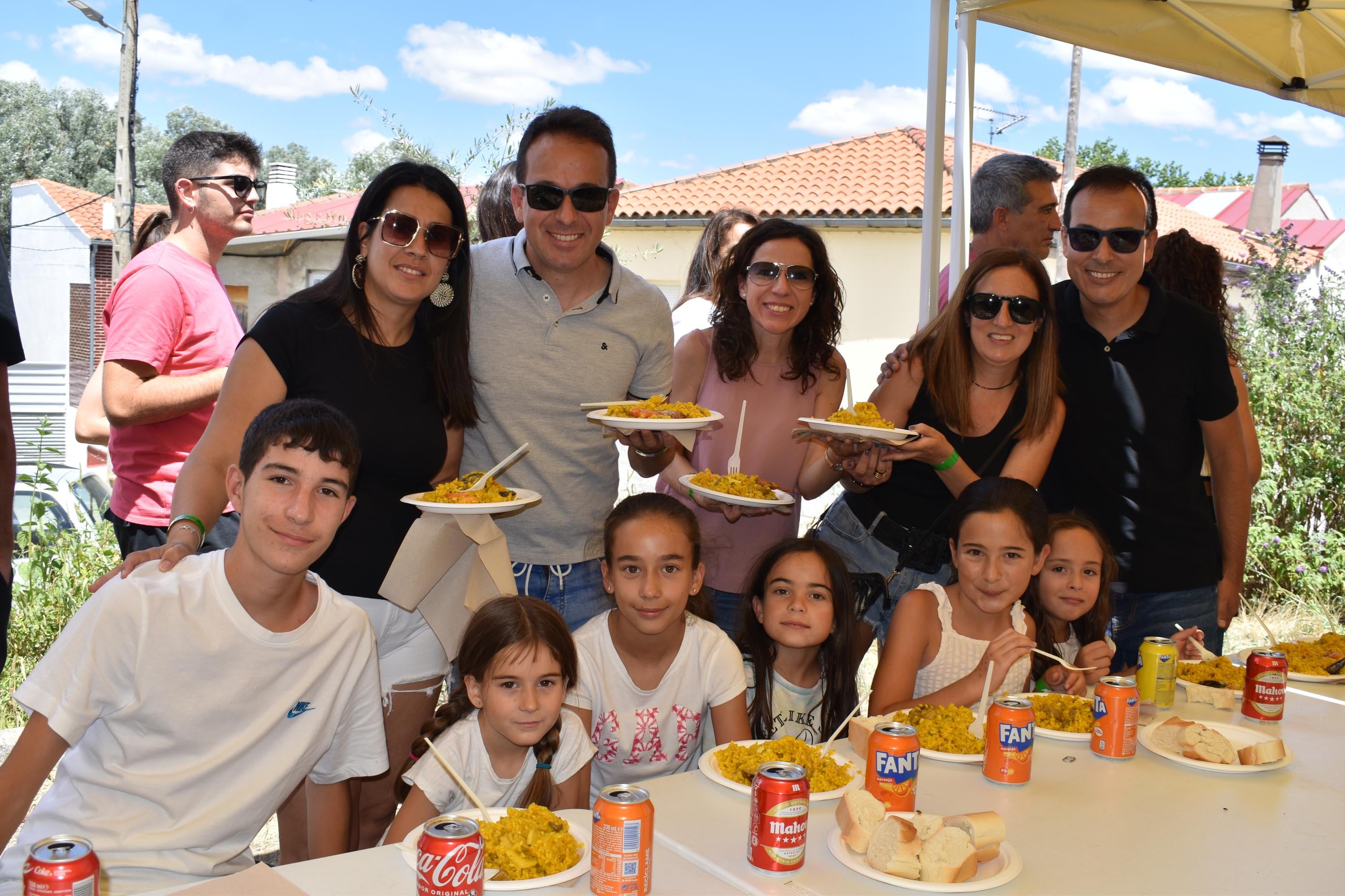 Al rico sabor de la paella en las fiestas de Torresmenudas