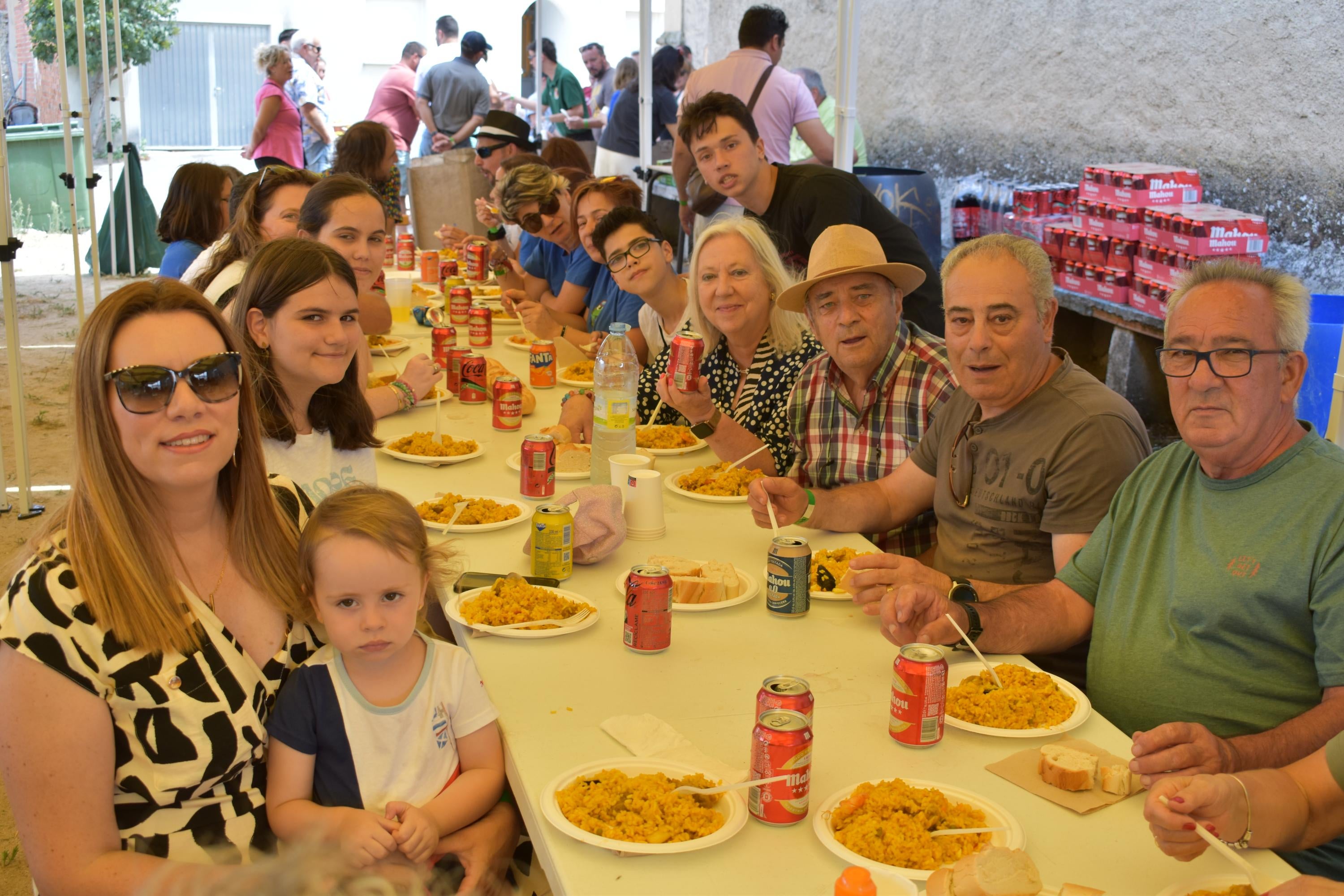 Al rico sabor de la paella en las fiestas de Torresmenudas