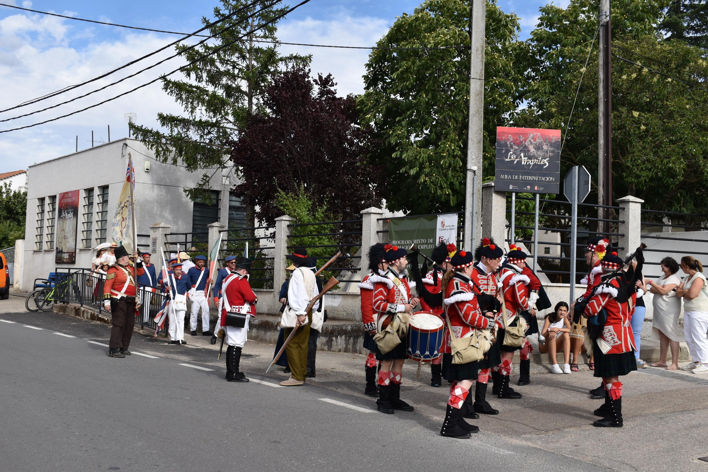 Así ha sido el desfile de época para recordar la batalla de Arapiles de 1812